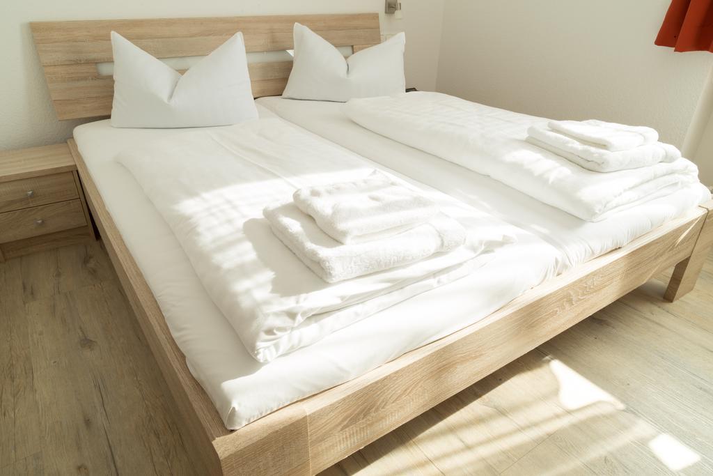 Hotel Krone Königsbrunn Chambre photo