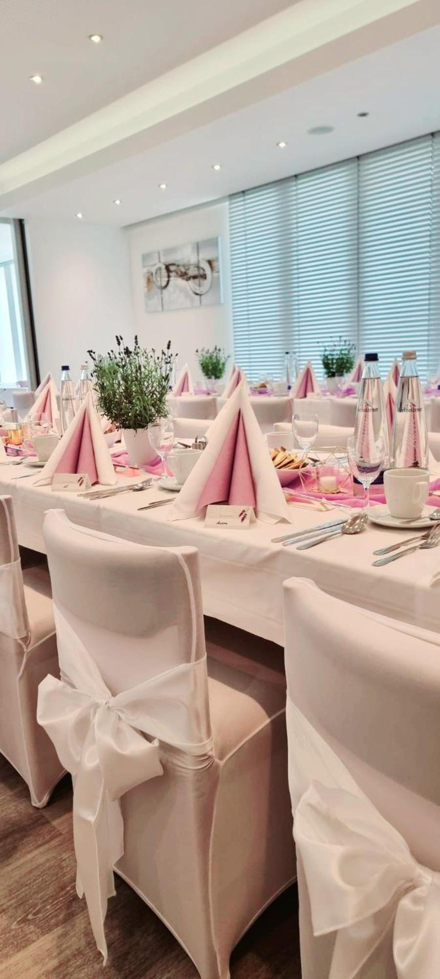 Hotel Krone Königsbrunn Extérieur photo